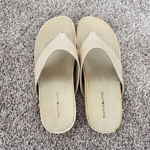 Bandolino Women's Sandals 8.5B Champagne Thongs Flip Flops Reptile Print
